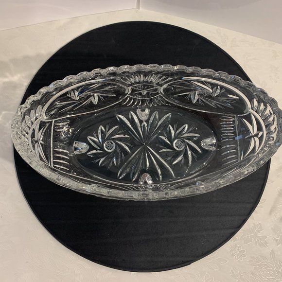 Vintage pinwheel crystal 11-in footed oval dish - Picture 2 of 7